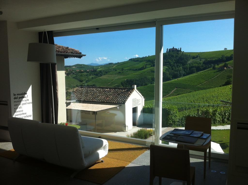 Country house Palas Cerequio La Morra